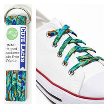 Shoelace swap on white chucks